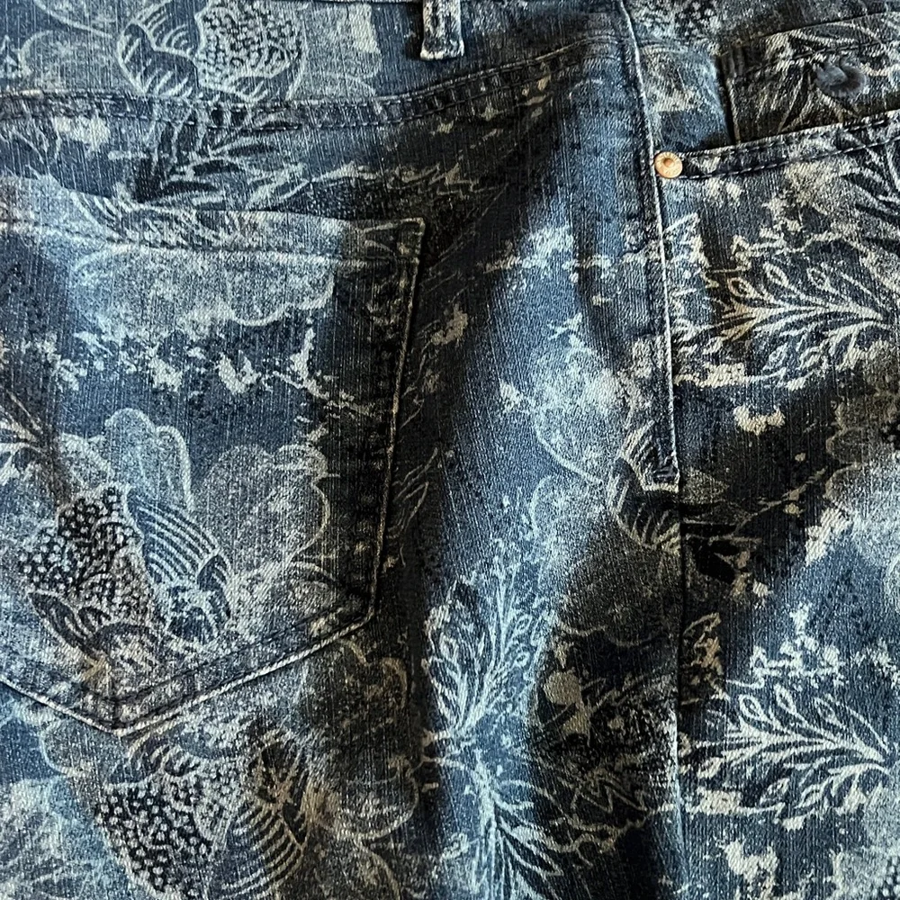Floral Blue Jeans - Picture 2 of 4